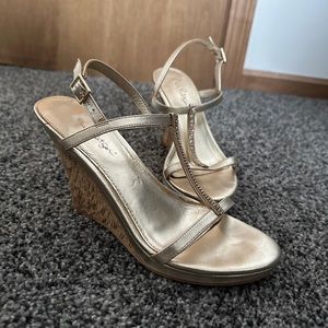 Lilly Pulitzer Gold Wedge Heel 8M